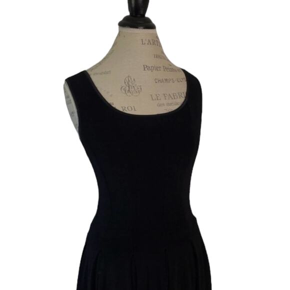 80s 90s Vintage TOWER sleeveless pleated fit & flare dress - Picture 4 of 11